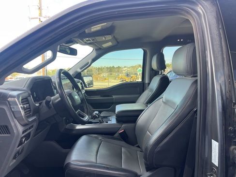 Used 2023 Ford F150 Lariat w/ Trailer Tow Package image 8