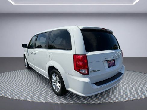 Used 2018 Dodge Grand Caravan SXT FWD image 3