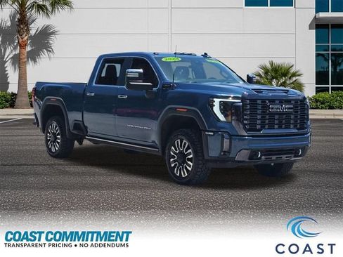 Used 2024 GMC Sierra 2500 Denali Ultimate w/ Max Trailering Package AWD/4WD image 3