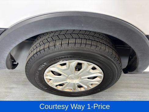Used 2023 Ford Transit 350 XLT RWD image 13