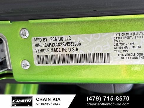 Used 2025 Jeep Wrangler Sport AWD/4WD image 31