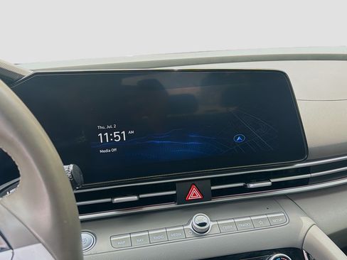 Used 2024 Hyundai Elantra SEL w/ Convenience Package FWD image 10