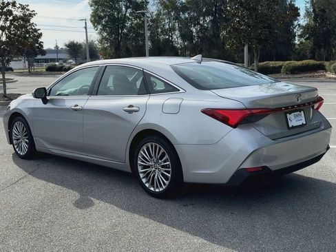 Used 2022 Toyota Avalon Limited image 6