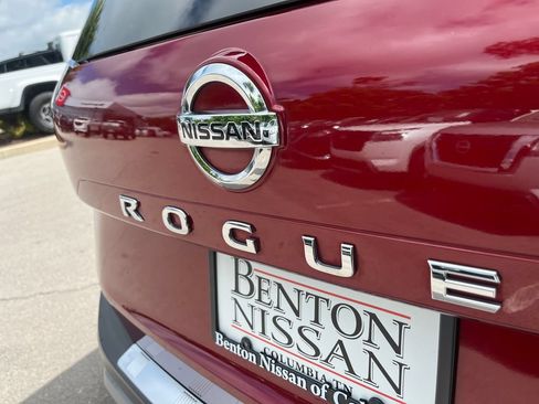 Used 2021 Nissan Rogue SV AWD/4WD image 40