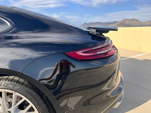 Used 2018 Porsche Panamera image 31