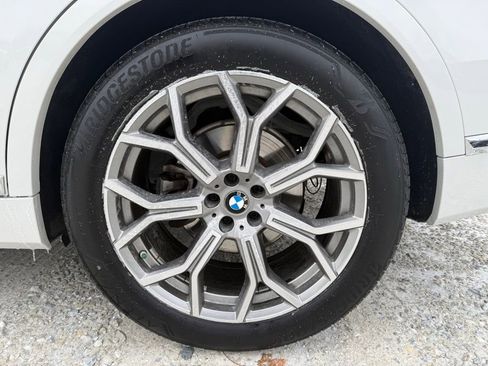 Used 2022 BMW X7 xDrive40i w/ Luxury Seating Package image 15