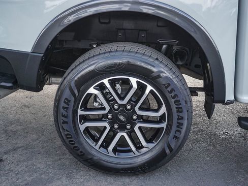 Used 2024 Ford Ranger Lariat w/ FX4 Off-Road Package image 9