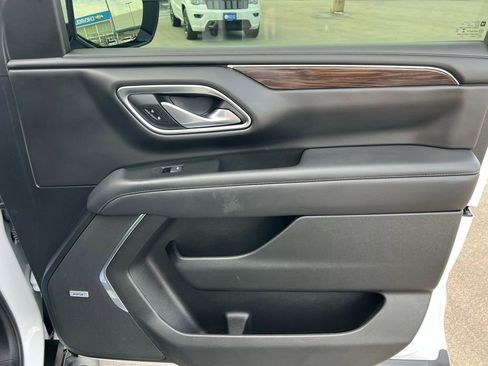 Used 2022 Chevrolet Tahoe Z71 w/ Luxury Package image 33