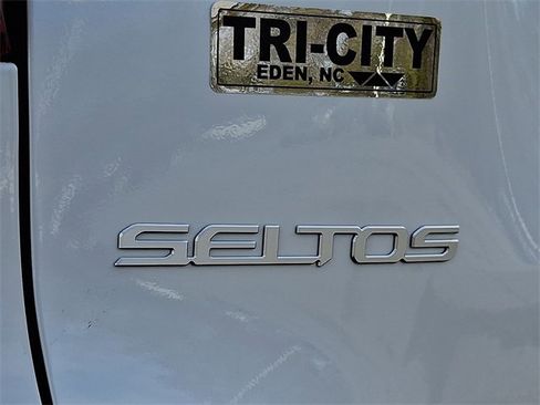 New 2026 Kia Seltos EX image 18