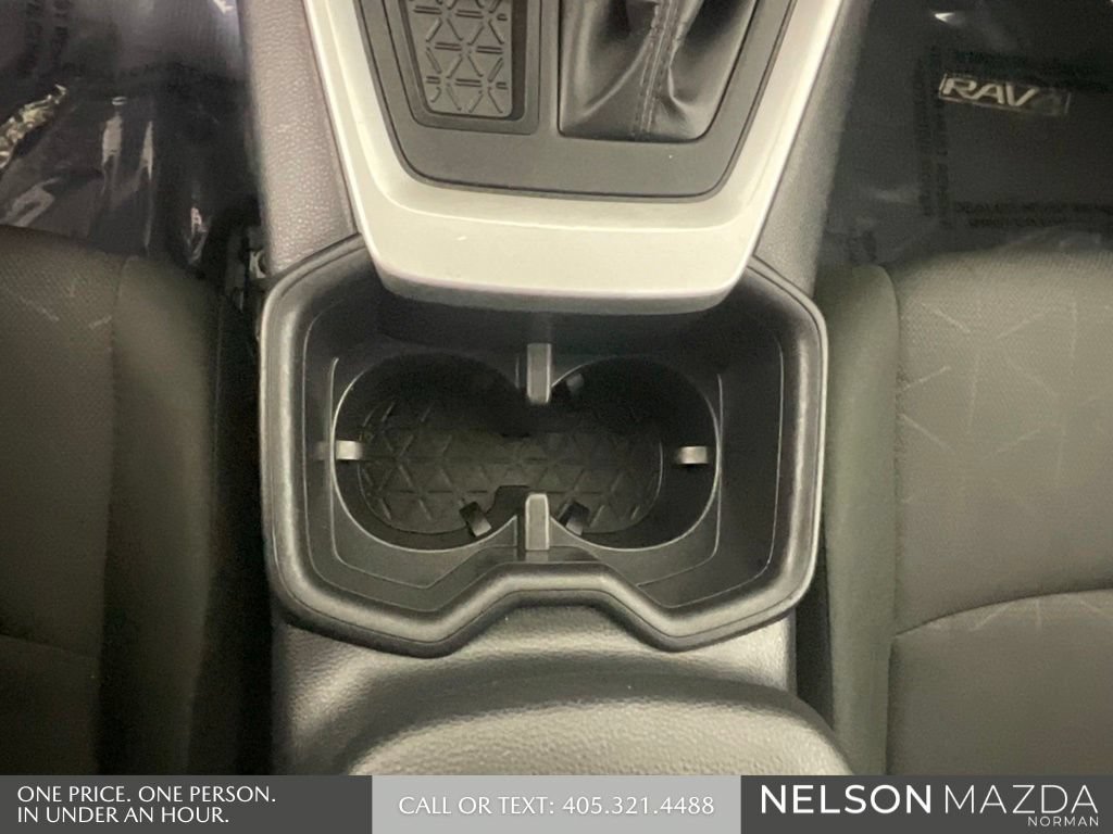 Used 2025 Toyota RAV4 XLE FWD image 39