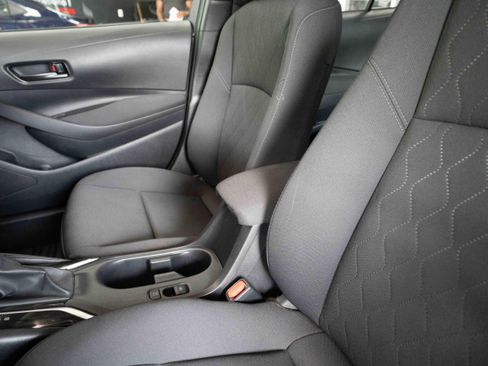 Used 2025 Toyota Corolla LE FWD image 10