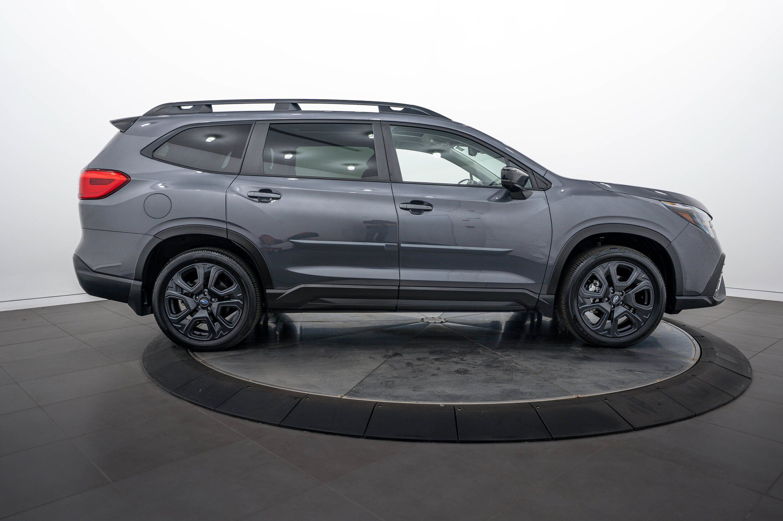 Used 2025 Subaru Ascent Bronze Edition AWD/4WD image 3