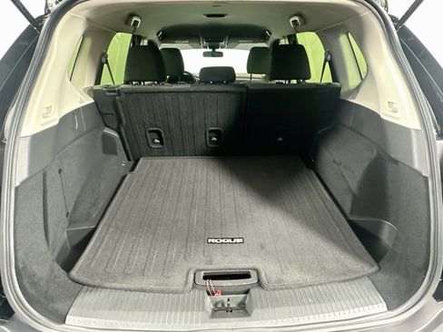 Used 2023 Nissan Rogue SV FWD image 26