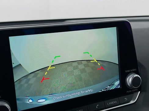 Used 2024 Nissan Sentra SV w/ Trunk Package image 12