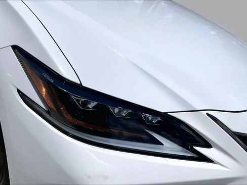 Used 2019 Lexus ES 350 F Sport w/ Accessory Package 2 FWD image 28
