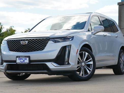 Used 2020 Cadillac XT6 Premium Luxury AWD/4WD image 2