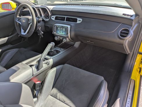 Used 2015 Chevrolet Camaro SS w/ SS Performance Package RWD image 30