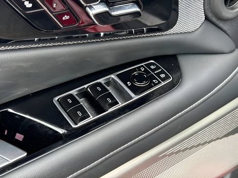 New 2027 Cadillac Optiq Luxury w/ LPO, Floor Liner Package AWD/4WD image 13