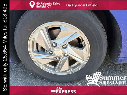 Used 2024 Hyundai Elantra SE FWD image 9