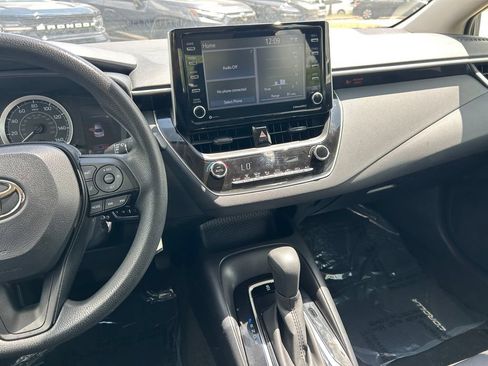 Used 2021 Toyota Corolla LE FWD image 17