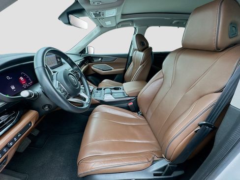 Used 2023 Acura MDX Advance SH-AWD image 13