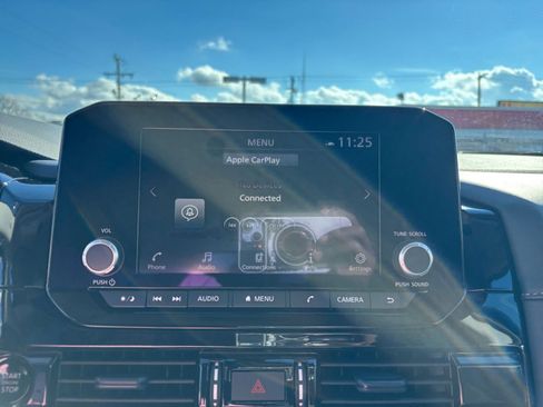 Used 2025 Nissan Pathfinder SV image 21