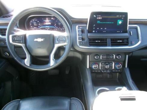 Used 2023 Chevrolet Suburban Premier image 12