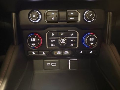 Used 2023 Chevrolet Suburban RST w/ Sport Performance Package AWD/4WD image 21