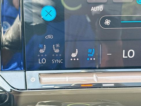 Used 2025 Volkswagen Atlas SE image 20