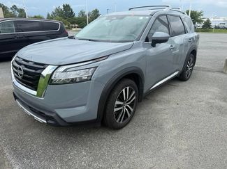Used 2024 Nissan Pathfinder Platinum w/ Cargo Package FWD video 1