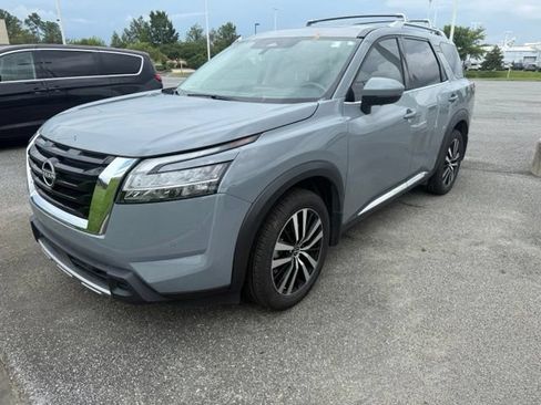 Used 2024 Nissan Pathfinder Platinum w/ Cargo Package FWD image 1