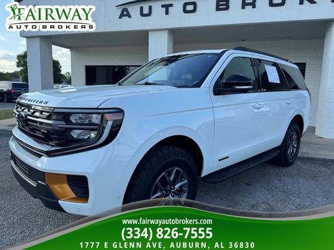 Used 2025 Ford Expedition Tremor AWD/4WD image 2