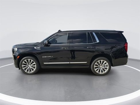 Used 2021 GMC Yukon Denali w/ Denali Premium Package image 3