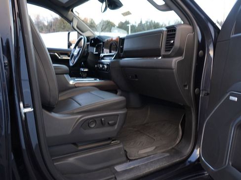 Used 2023 GMC Sierra 1500 SLT w/ SLT Premium Package image 34