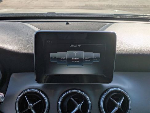 Used 2016 Mercedes-Benz GLA 250 image 18