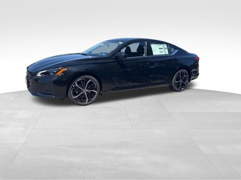New 2026 Nissan Altima 2.5 SR FWD image 9