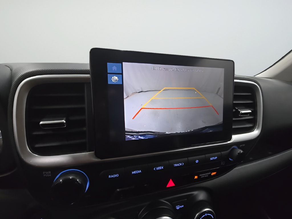 Certified 2024 Hyundai Venue SEL FWD image 32