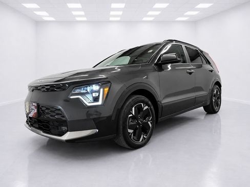 Used 2024 Kia Niro Wave w/ Wave Preserve Package FWD image 4