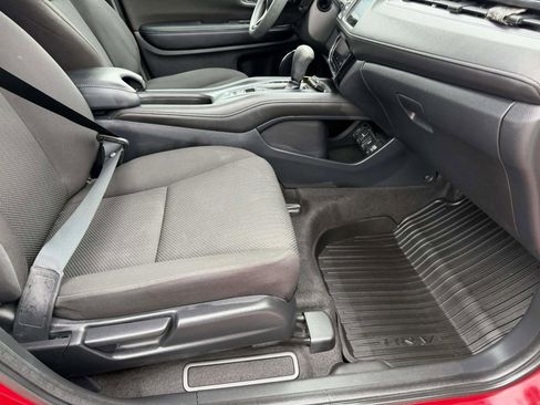 Used 2017 Honda HR-V EX image 17