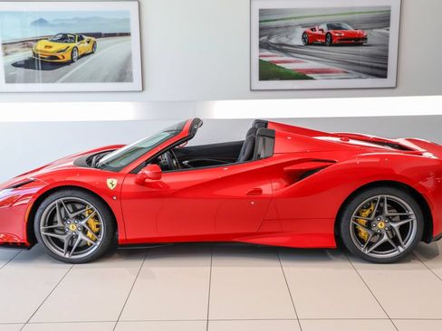 Certified 2022 Ferrari F8 Tributo RWD image 20
