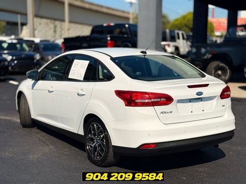 Used 2018 Ford Focus SEL FWD image 3