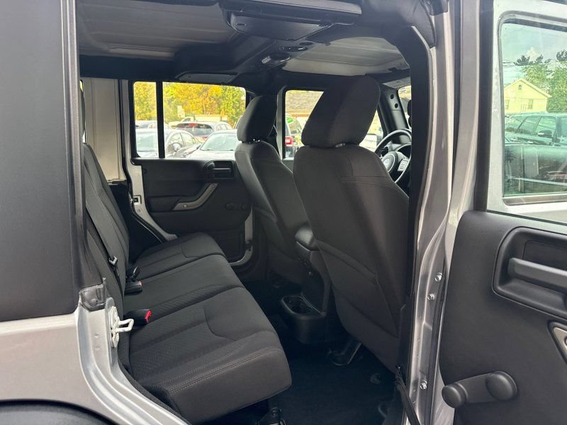 Used 2016 Jeep Wrangler Unlimited Sport w/ Connectivity Group AWD/4WD image 20