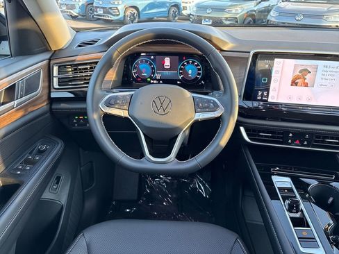 New 2026 Volkswagen Atlas SE image 13