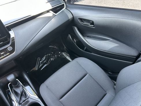 Used 2025 Toyota Corolla LE image 18