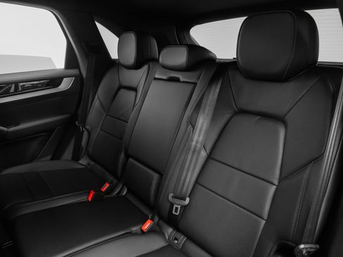 Used 2024 Porsche Cayenne image 41