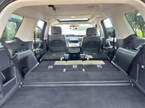 Used 2025 Ford Expedition Active AWD/4WD image 23