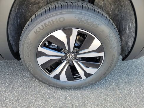 New 2026 Volkswagen Atlas SE image 22