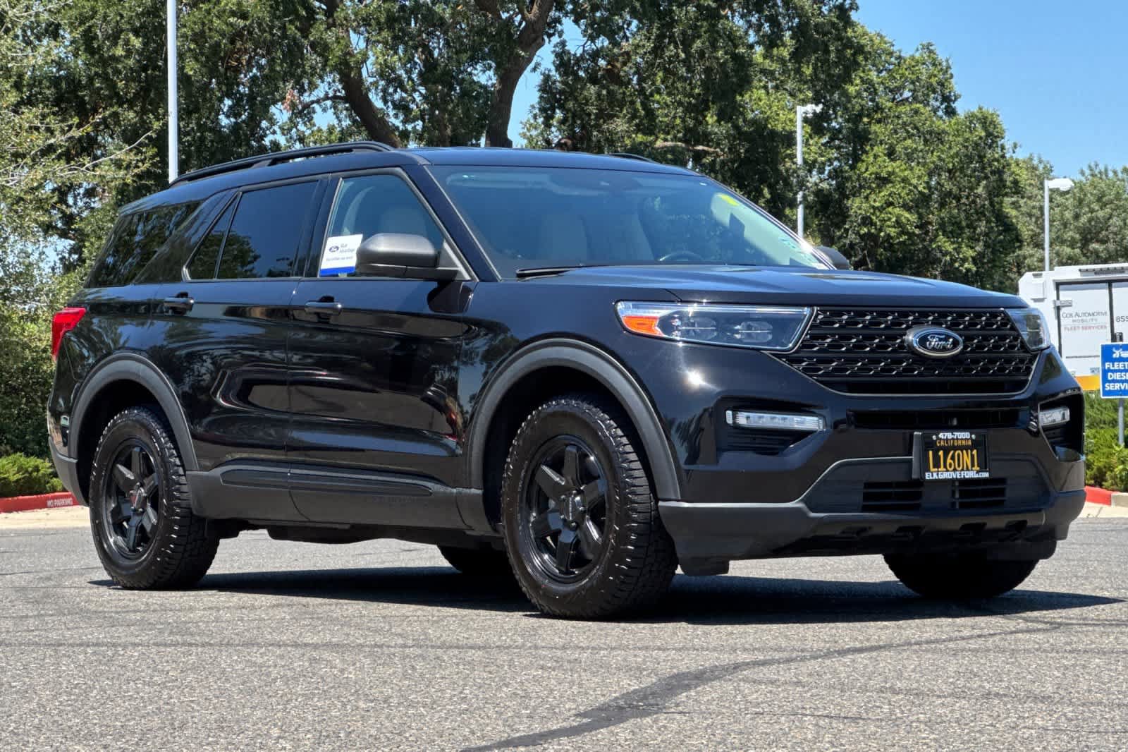 Used 2023 Ford Explorer XLT w/ Equipment Group 202A AWD/4WD image 9