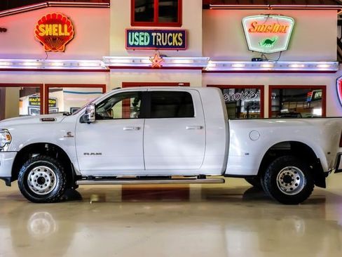 Used 2024 RAM 3500 Laramie w/ Towing Technology Group image 12