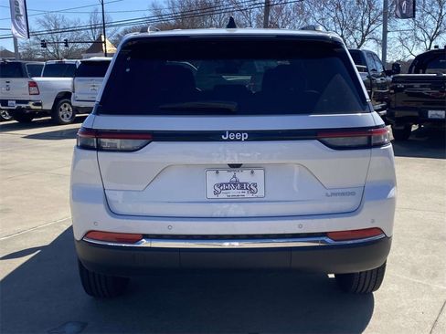 New 2025 Jeep Grand Cherokee Laredo image 31